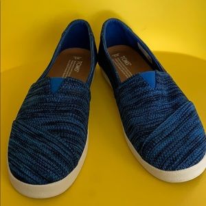 Toms Avalon Slip-On Blue MultiColor Knit Sz 9